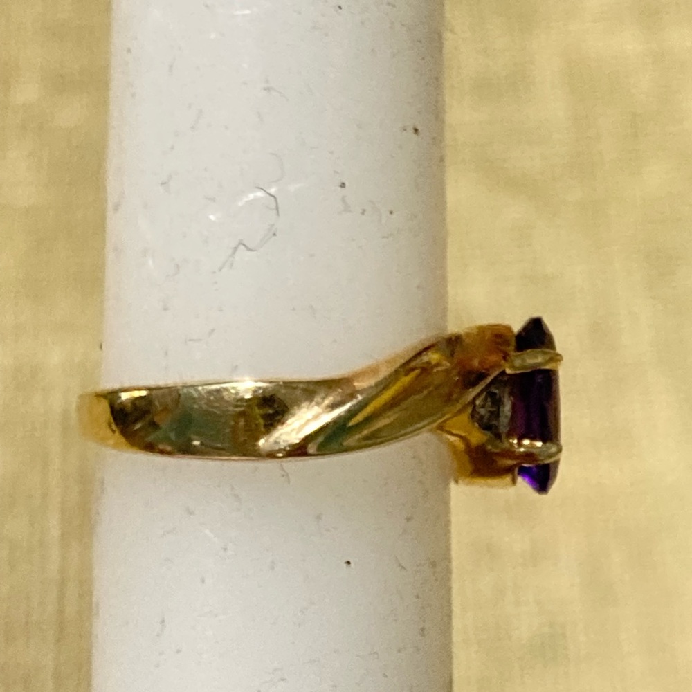 Amethyst 14k Gold oval birthstone diamond accents ring sz3 - Picture 4 of 7
